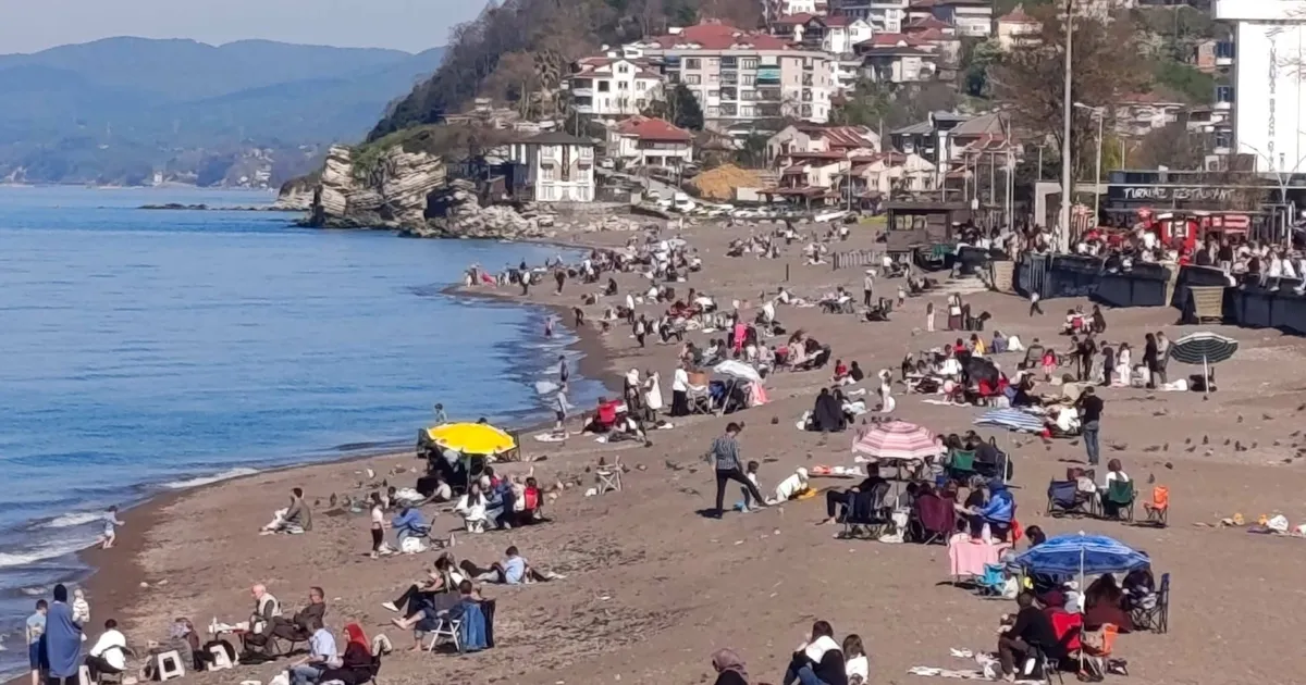 Akçakoca’da sahiller hareketlendi