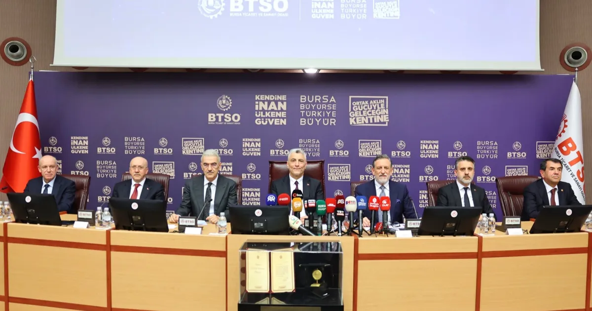 Bakan Bolat Bursa’da ekonomi mesajı verdi… İhracatta tarihi rekor kırdık