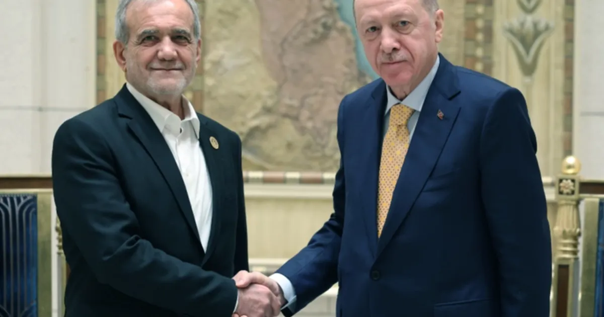 Cumhurbaşkanı Erdoğan, İranlı mevkidaşıyla görüştü