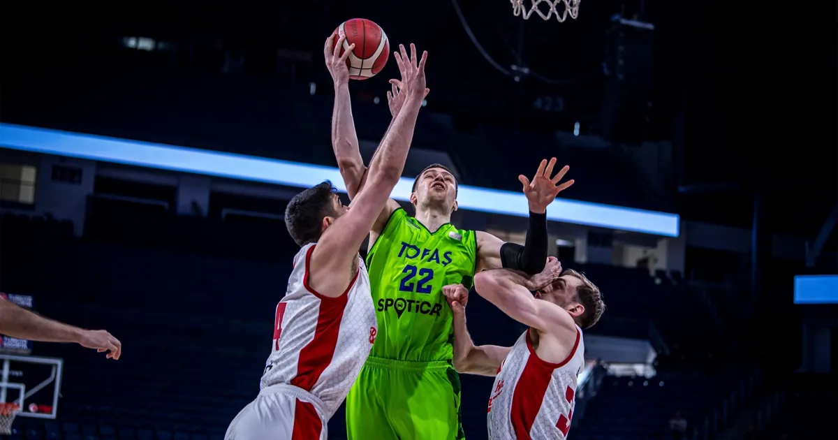 Tofaş 28. haftada parkeden mağlup ayrıldı