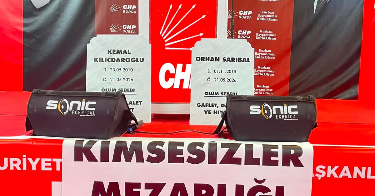 Bursa’da CHP’den Kılıçdaroğlu ve Sarıbal’a mezar taşlı protesto