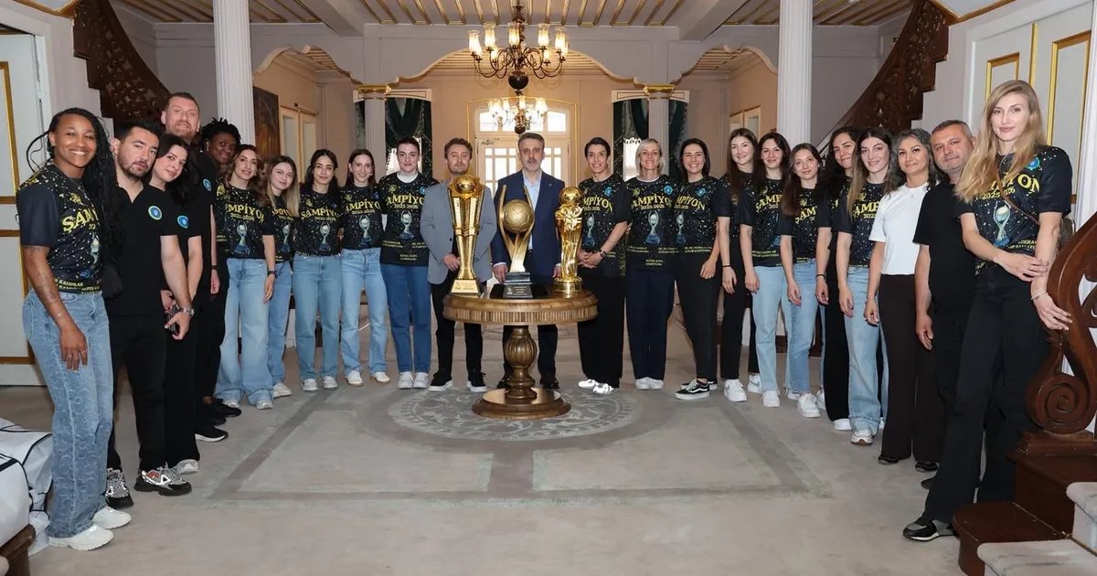 Bursa’da şampiyon hentbolculardan Başkan Vekili Biba’ya ziyaret