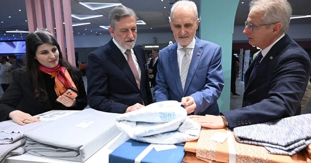 HOMETEX ziyaretçilerini ağırlamaya sürdürüyor