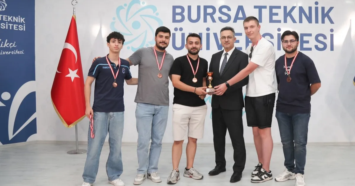Bursa Teknik’te sporun kazananları ödüllerine kavuştu