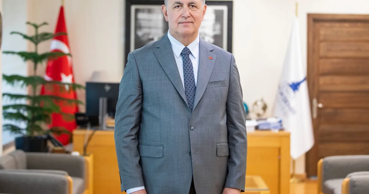 Cemil Tugay CHP’den istifa etti! Görevini bağımsız sürdürecek
