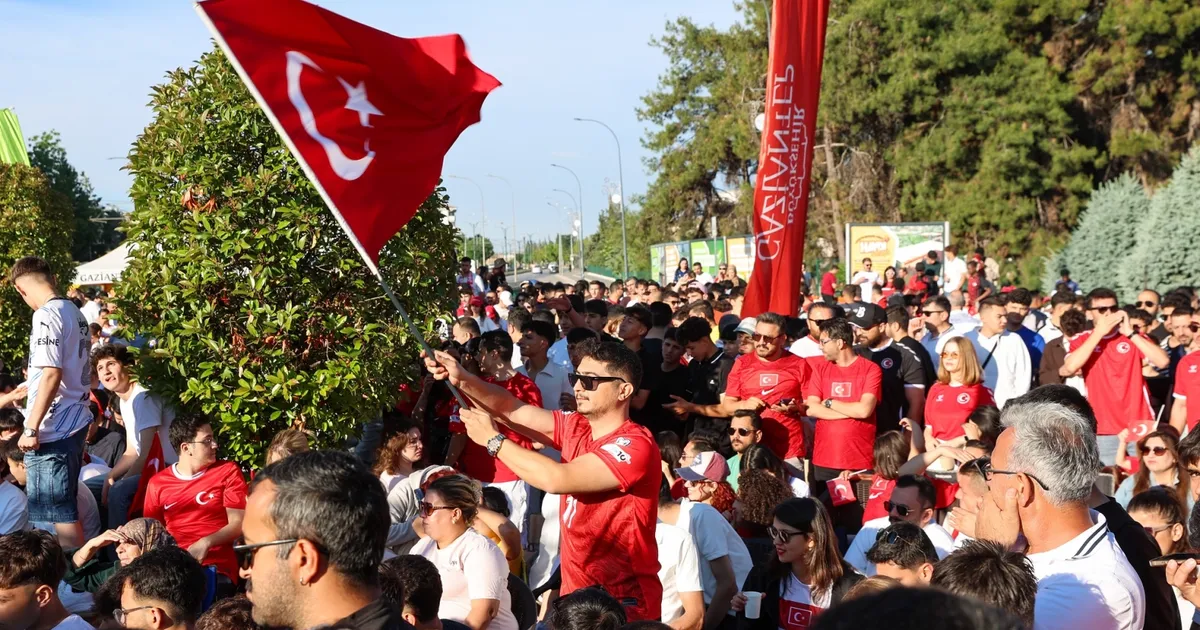 Gaziantep’te milli heyecan Üniversite Meydanı’nda yaşandı