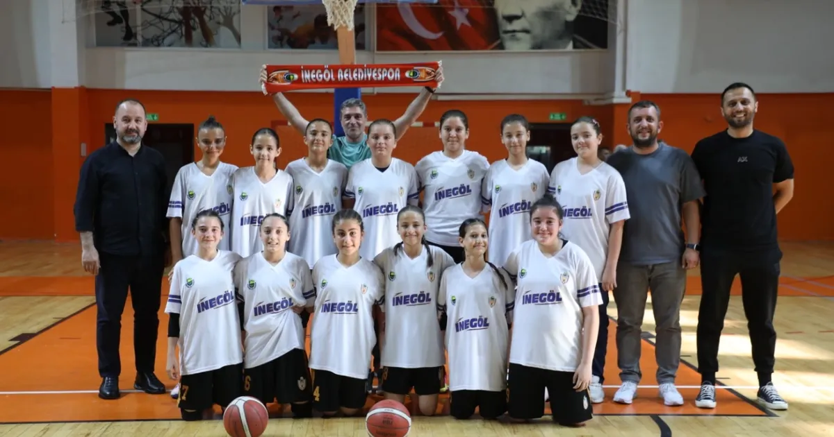 İnegöl Belediyespor U12 Kız Basketbol Takımı Bursa üçüncüsü oldu