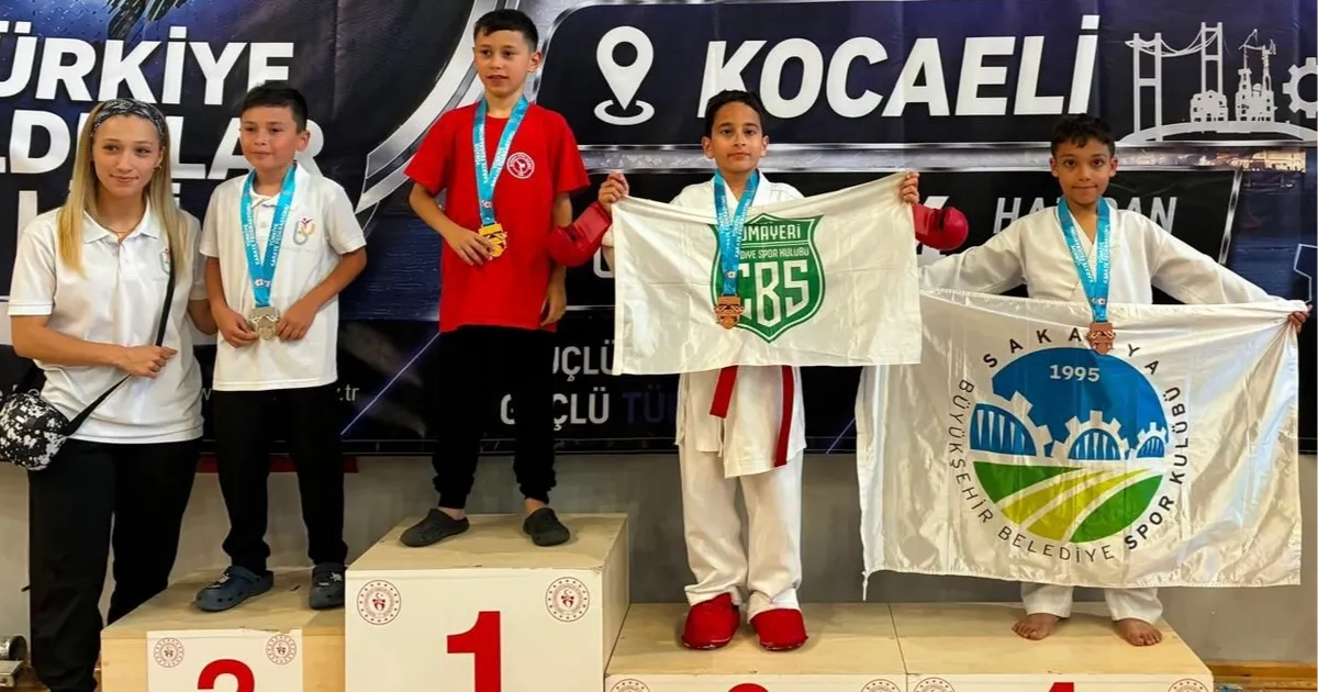 Sakarya’nın minik yıldızları Kocaeli’den 19 madalya ile döndü