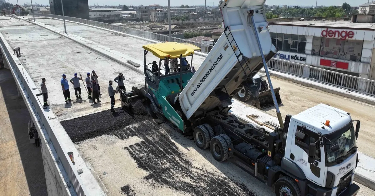 Adana Büyükşehir trafiğe nefes aldırıyor