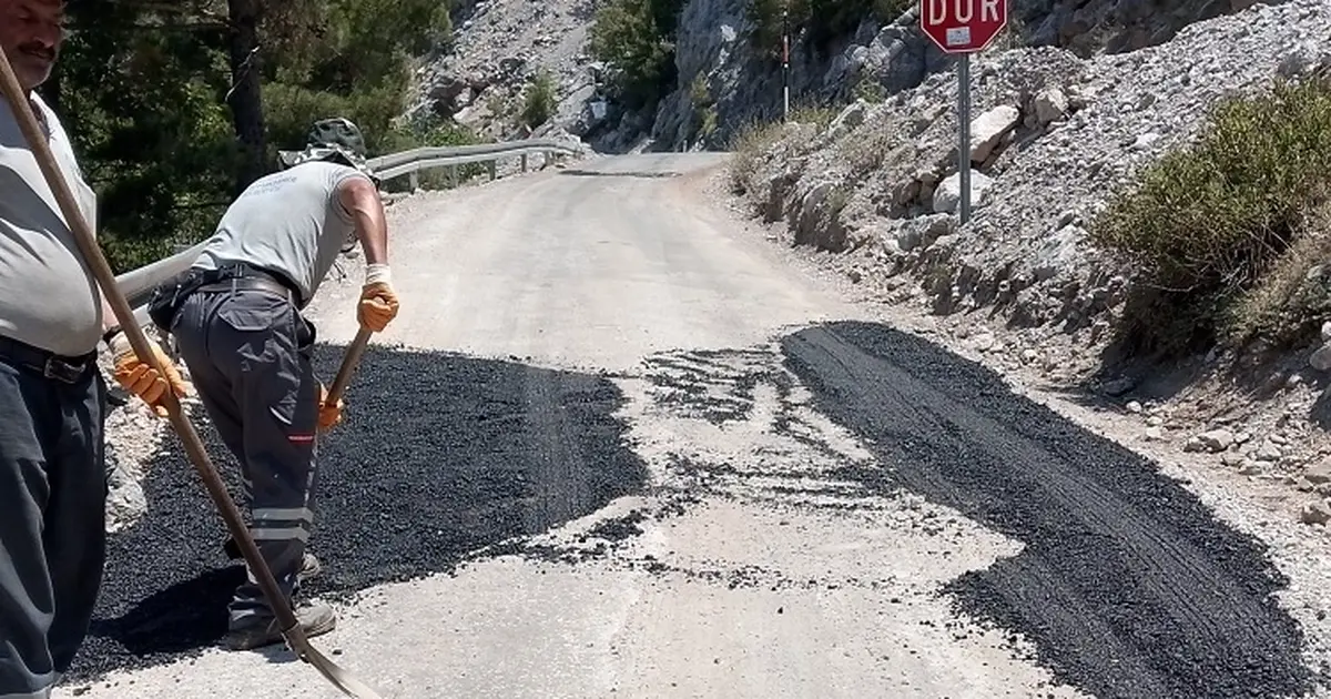 Alanya’da kırsal mahalle yollarına yaz bakımı