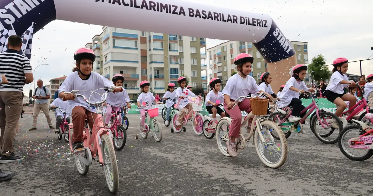 Bisiklet yarışı nefes kesti
