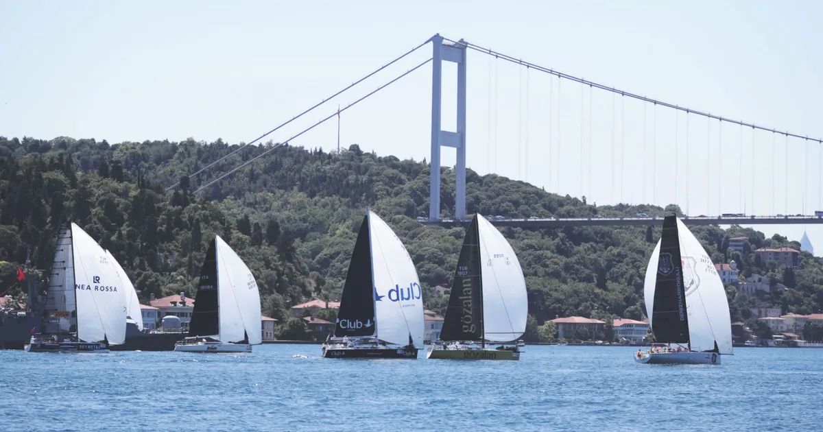 İstanbul Boğazı’nda görkemli coşku