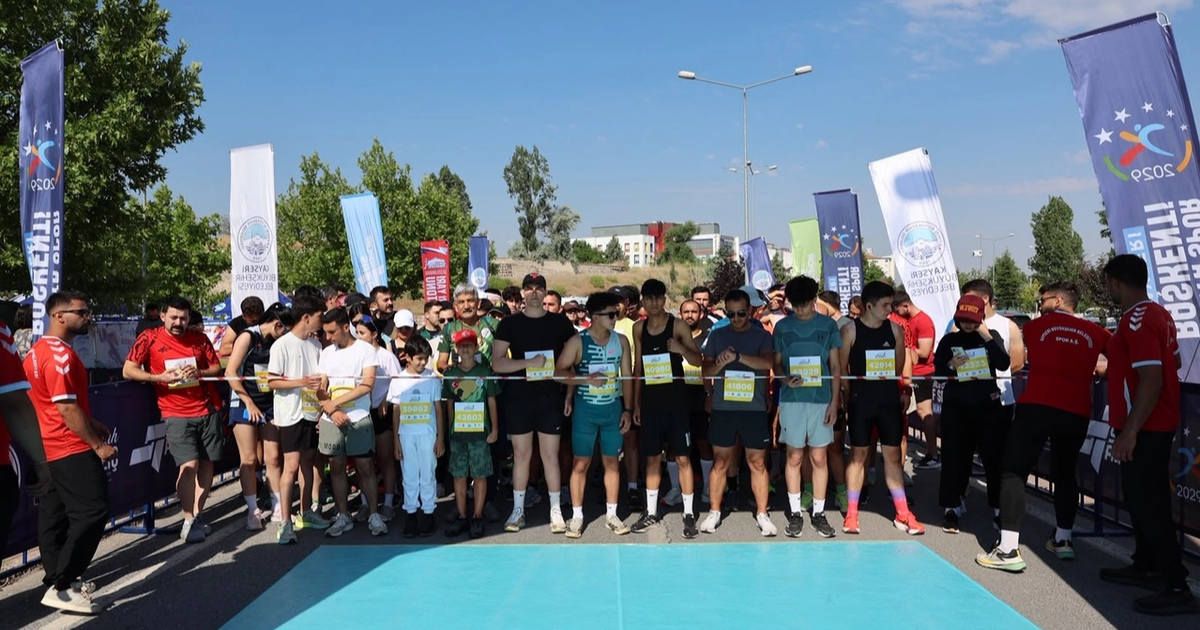 Kayseri Büyükşehir’den Demokrasi Koşusu