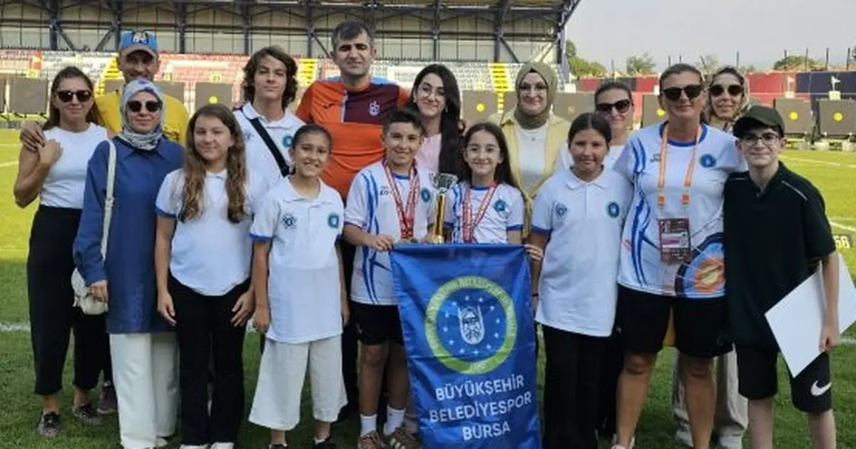 Bursa Büyükşehir Belediyesporlu okçulardan 3 madalya