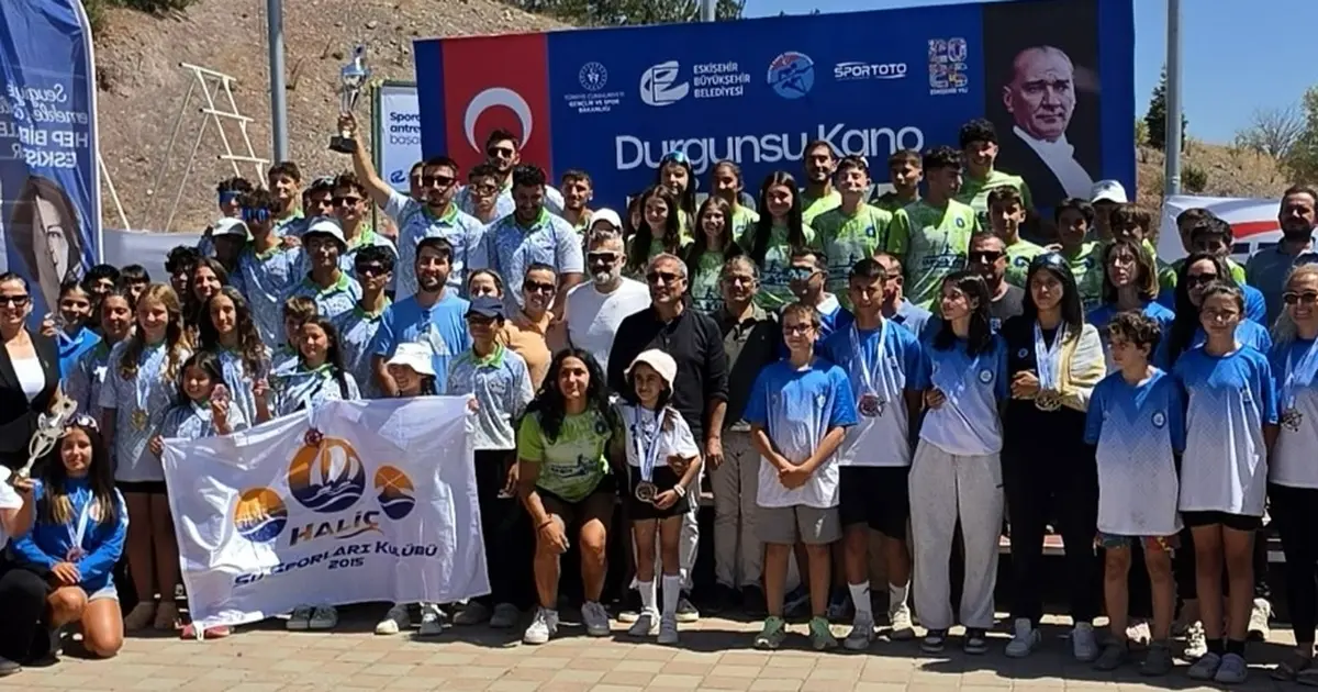 Büyükşehir Belediyespor kanocularından 12 madalya