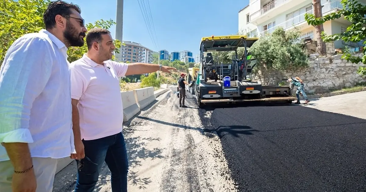 İzmir Narlıdere’de asfalt mesaisi
