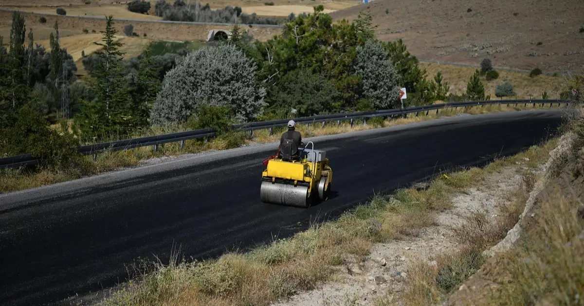 Kayseri Büyükşehir’den kırsalda yol çalışması