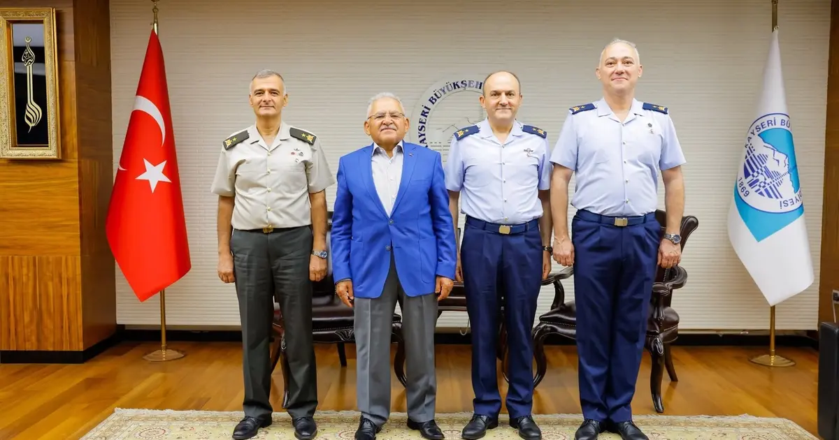 Memduh Büyükkılıç’a komutanlardan veda ziyareti