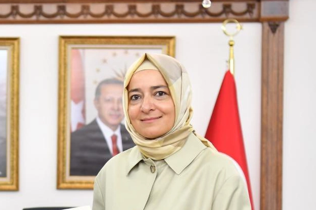 Fon iddialarına adı karışmıştı… Betül Sayan Kaya görevlerinden affını istedi