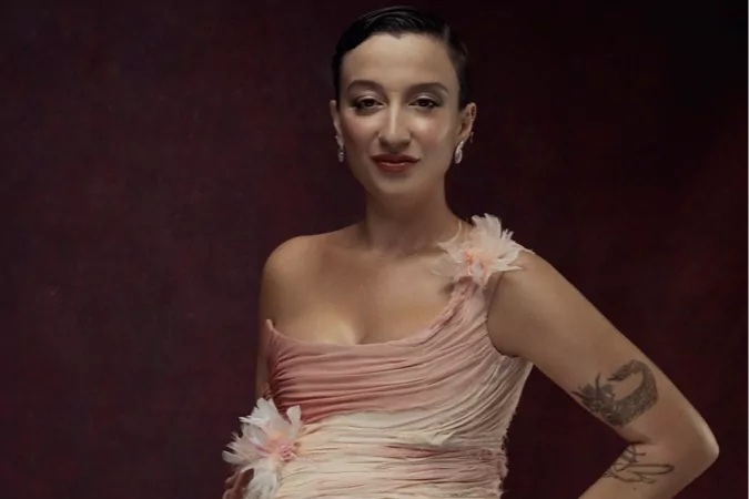 Melike Şahin ‘Ölmem Ölemem’ ile listeleri altüst etti