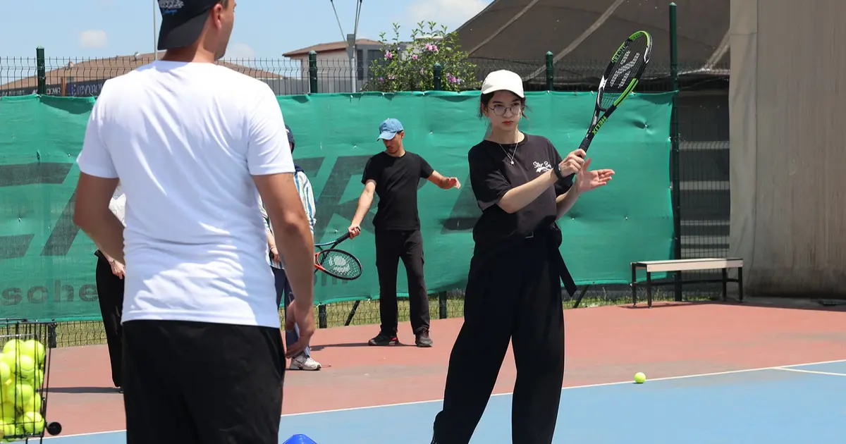 Sakarya’da Sonbahar Spor Okulu’nda tenis heyecanı