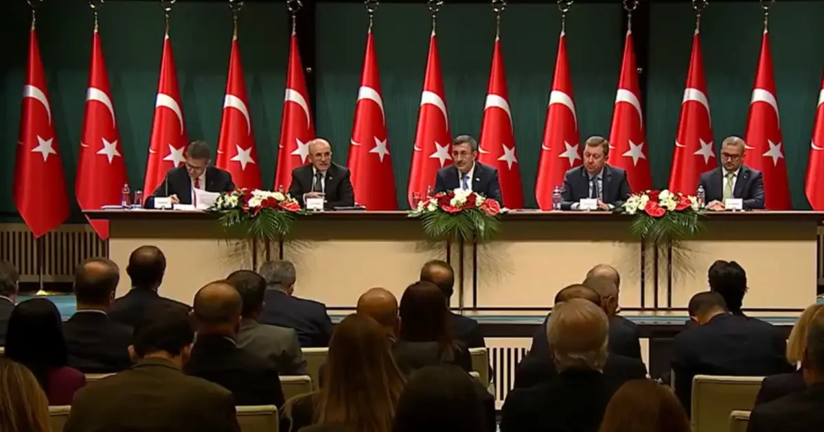 Yeni ekonomik hedefler açıklandı! Enflasyon tek haneye inecek… 2,1 milyon yeni istihdam sağlanacak