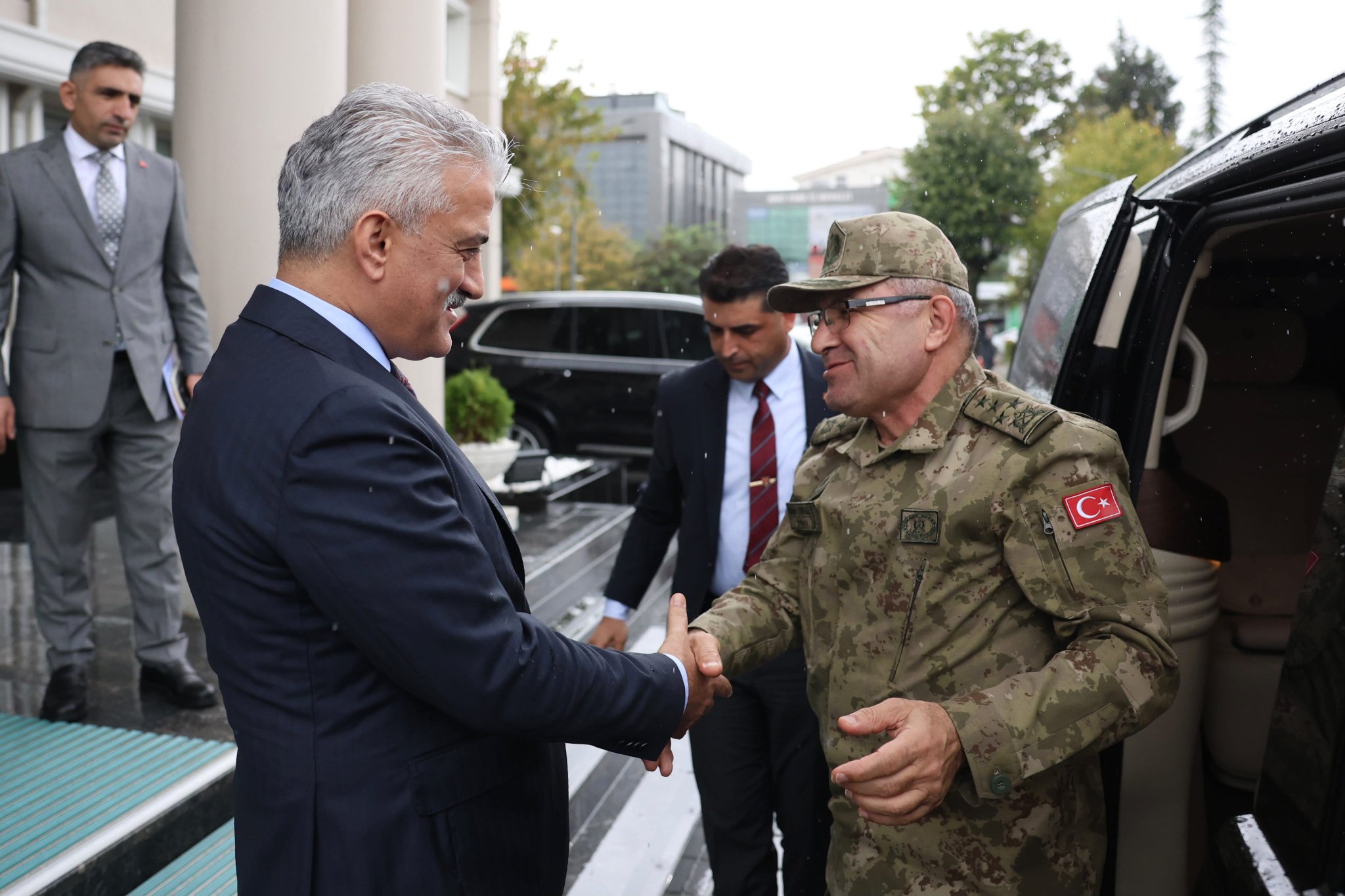 Kara Kuvvetleri Komutanı Orgeneral Tokel’den Vali Makas’a ziyaret