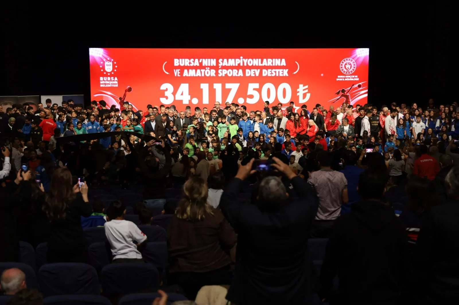 Bursa’nın şampiyonlarına ve amatör spora ‘Büyük’ destek