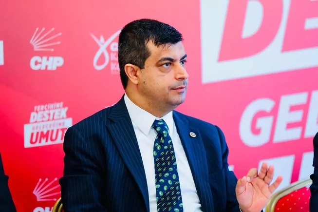 CHP’de İzmir ve Cemil Tugay polemiği büyüyor… Deniz Demir’den Özgür Özel’e: İzmir halkından özür dile!